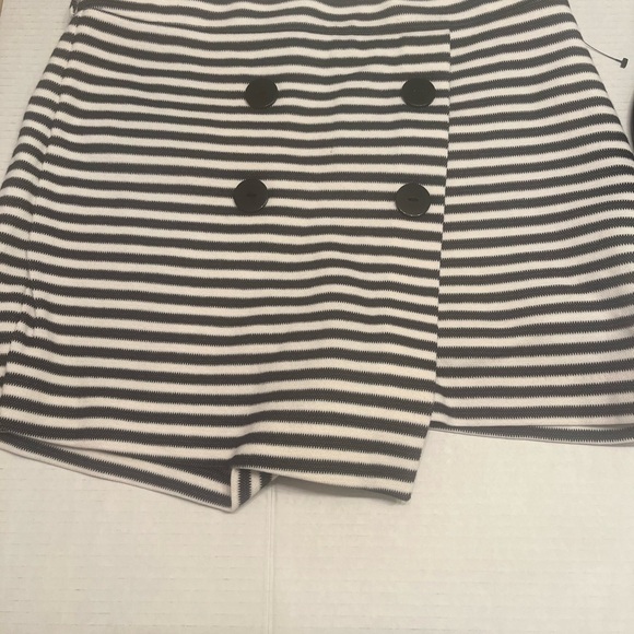 Express Skort size 6 striped sailor side zip no belt shorts skirt classic - Picture 3 of 7